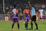 Baljit Sahni's red card turned the match on its head. (Photo: ISL)